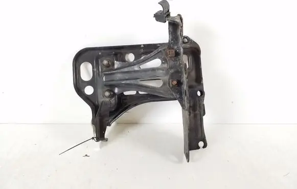 Battery bracket