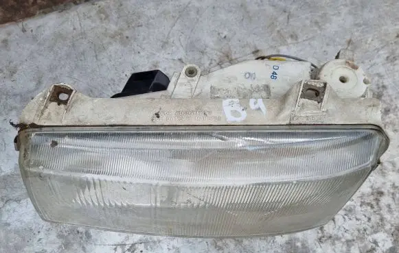 Volkswagen PASSAT B4 Headlight/headlamp