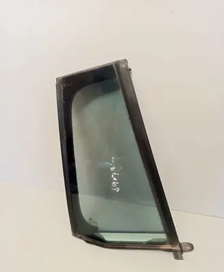 Volkswagen Golf VII Rear vent window glass 43R001583