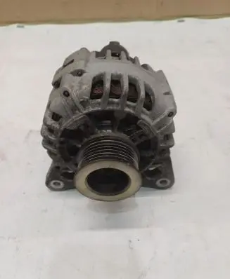 Dacia Sandero Generator/alternator 8200810621