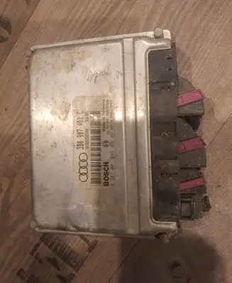 Volkswagen PASSAT B5 Engine control unit/module 0281001946 3B0907401C 28RTE586