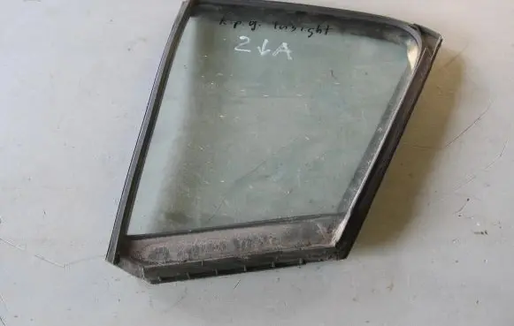 Honda Insight Rear vent window glass 43R00122