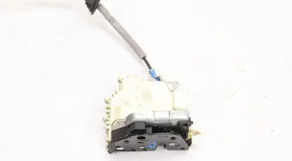 Audi A3 S3 8V Rear door lock 8K0839016F