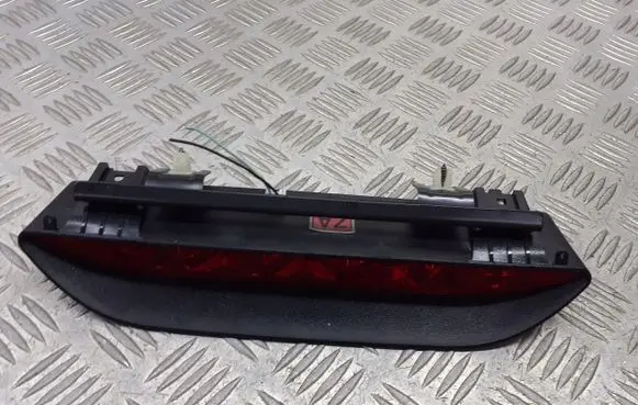 Chevrolet Aveo Third/center stoplight