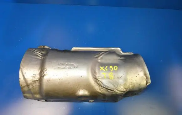 Volvo XC90 Heat shield in engine bay 31437205 G942A