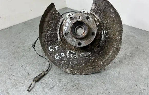 Rear wheel hub