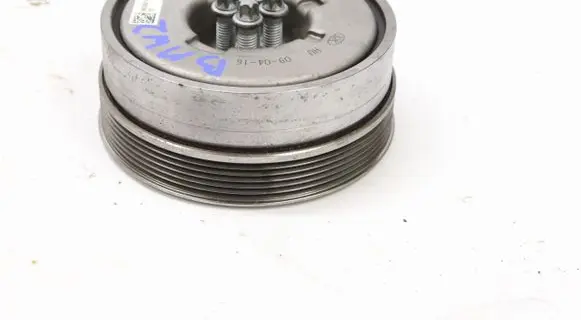 BMW 2 F45 Crankshaft pulley 8638614
