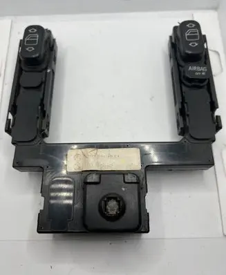 Mercedes-Benz C W202 Electric window control switch 2028211951 03760042