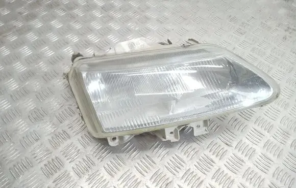 Renault Laguna I Headlight/headlamp 7701038264