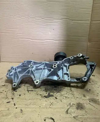 Land Rover Evoque I Engine mounting bracket BJ3210039AE