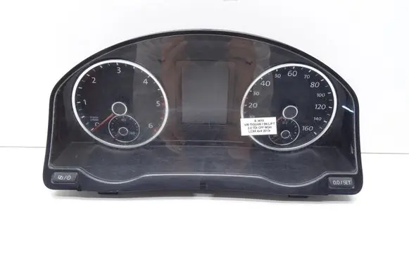 Volkswagen Tiguan Speedometer (instrument cluster) 5N0920983A
