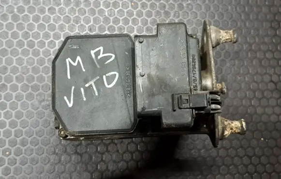 Mercedes-Benz Vito Viano W638 ABS Pump A0004461089