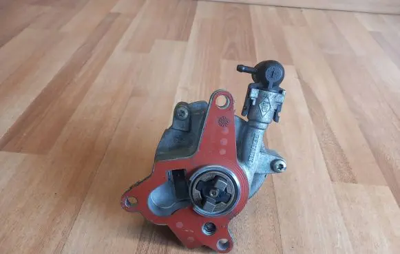 Renault Trafic II (X83) Vacuum pump 8200683981
