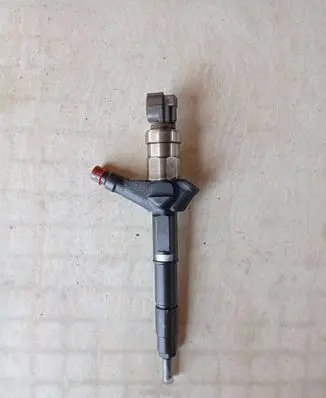 Nissan Primera Fuel injector 16600AU600