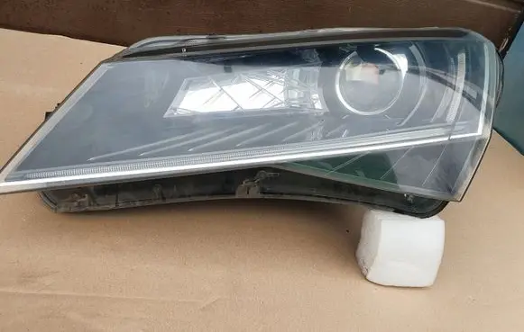 Skoda Superb B8 (3V) Headlight/headlamp 3V1941015B