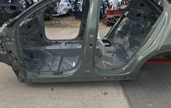 Volvo XC40 Side car body part 