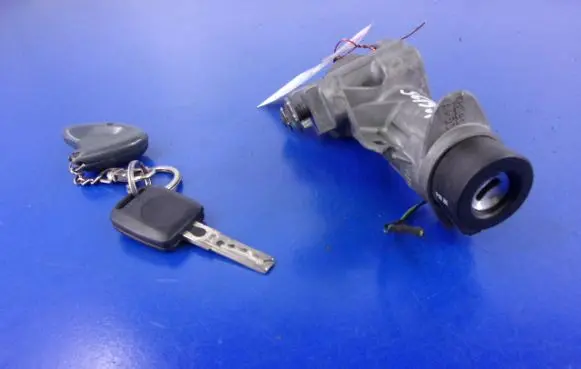 Skoda Fabia Mk1 (6Y) Ignition lock 4B0905851C