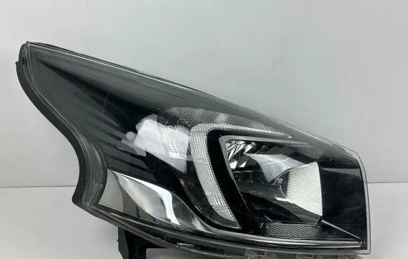 Opel Vivaro Headlight/headlamp 260101200R 93867950 1LE01156508