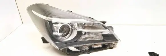 Toyota Yaris Headlight/headlamp