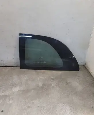 Chrysler Voyager Side middle window/glass 