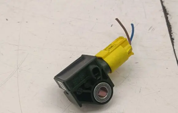 Mercedes-Benz E W212 Airbag deployment crash/impact sensor A1729056000