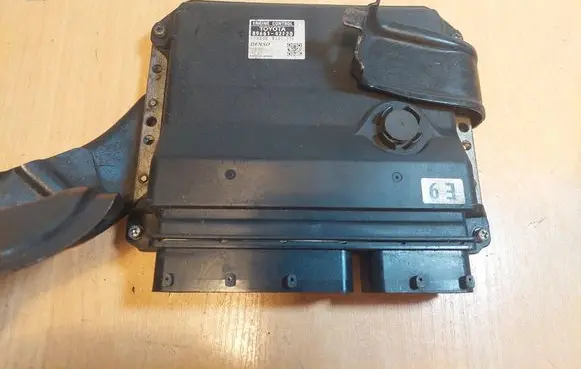 Toyota RAV 4 (XA30) Engine control unit/module ECU 89661-42F20 175800-9281