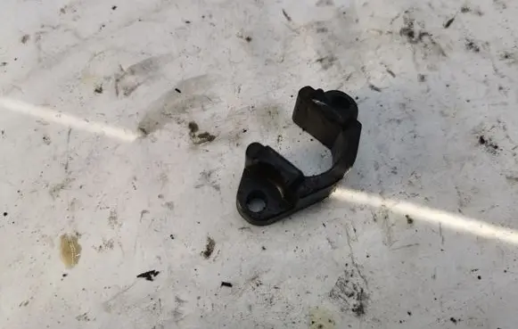 BMW 5 E60 E61 Fuel Injector clamp holder NOCODE