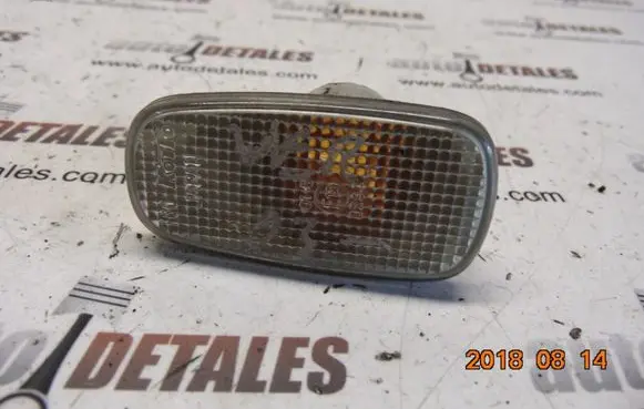 Toyota Corolla Verso E121 Front fender indicator light