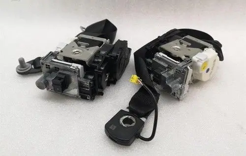 Mercedes-Benz S W221 Front seatbelt buckle A2218608185