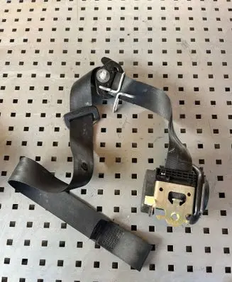 Citroen C4 I Front seatbelt B507743