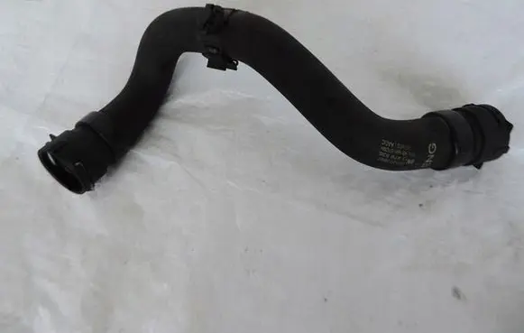 Opel Astra K Engine coolant pipe/hose 13479835