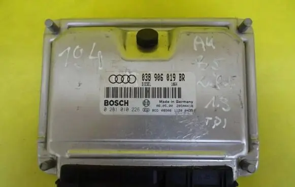 Audi A4 S4 B5 8D Engine control unit/module 038906019BR 0281010226