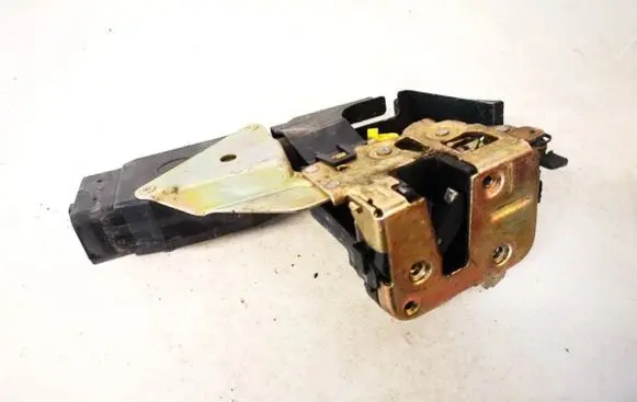 Mitsubishi Space Star Front door lock