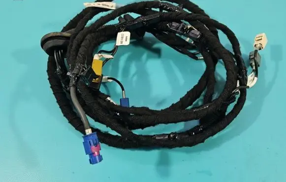 Tesla Model S Tailgate/trunk wiring harness 1004429-00-H IMPRK1413984
