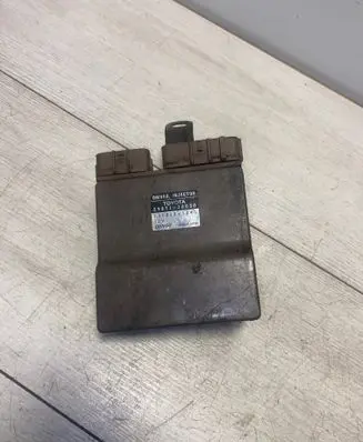 Toyota Corolla E120 E130 Fuel injection control unit/module 8987120030 1310001041