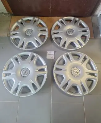 Opel Corsa D R16 wheel hub/cap/trim 13211892