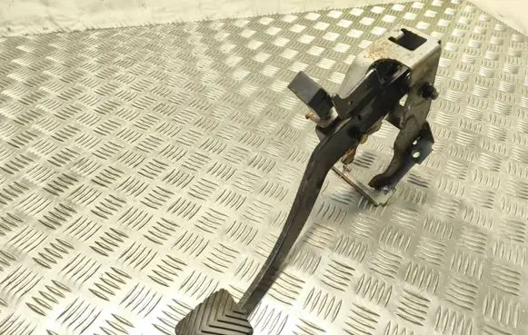 Hyundai Sonata Brake pedal 938103K000
