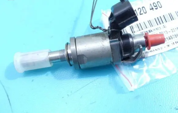 Mazda 3 III Fuel injector PEAR13250 IMPRK1120490