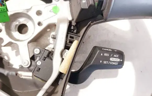 Subaru B9 Tribeca Cruise control stalk 
