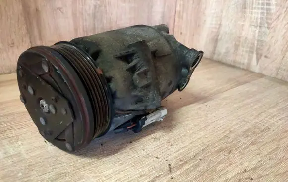Opel Zafira B Air conditioning (A/C) compressor (pump) 13322148 9986181