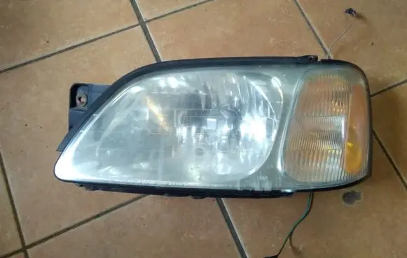 Subaru Legacy Headlight/headlamp 93570102 93570202