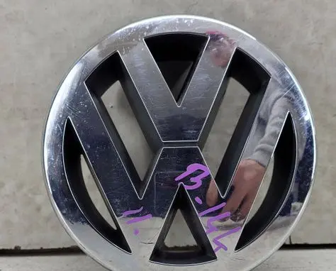 Volkswagen Golf Plus Manufacturer badge logo/emblem 5M0853601