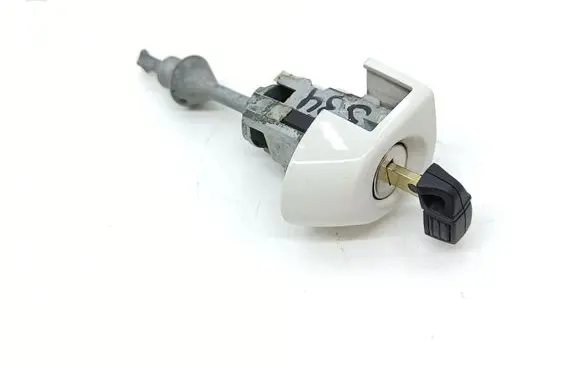 BMW X5 E70 Front door lock (next to the handle) 