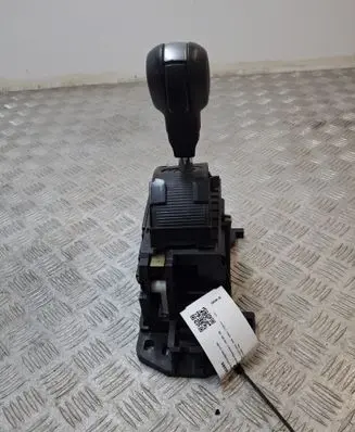 Land Rover Discovery 3 - LR3 Gear shifter/selector UCB500072