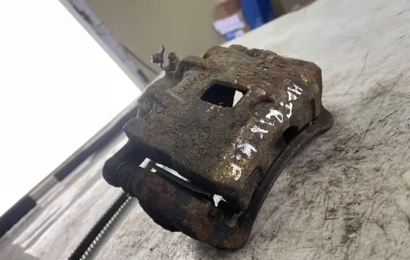 Hyundai Matrix Front brake caliper