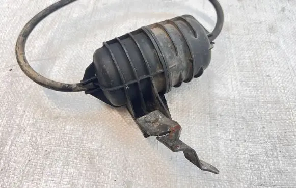 BMW 5 E60 E61 Vacuum air tank 2247620