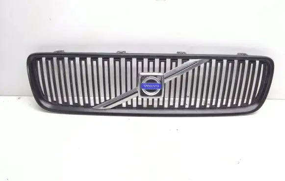Volvo V70 Front bumper upper radiator grill 08693346