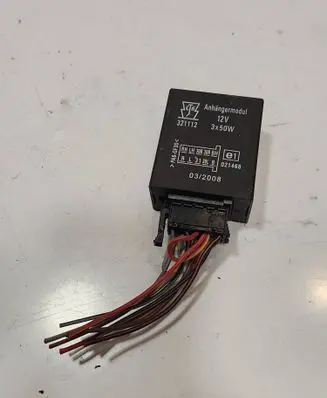 Nissan X-Trail T30 Tow bar trailer control unit/module 021468 LH30B30RBH 321112