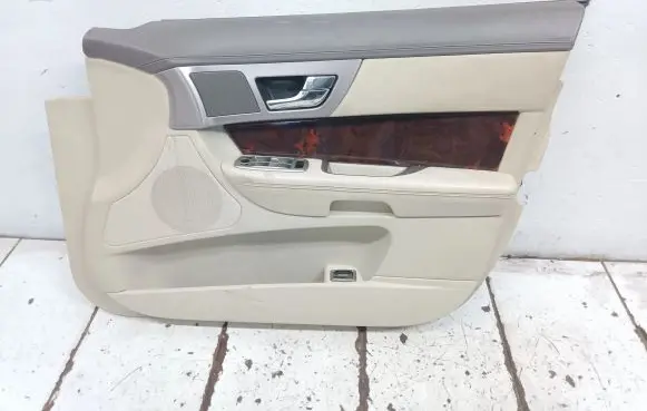 Jaguar XF X250 Front door card panel trim 8X235423712E