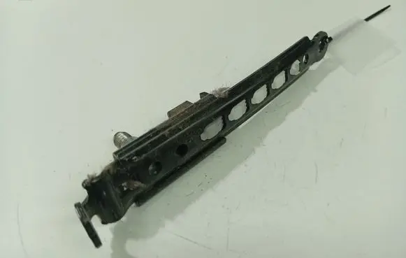 Toyota Corolla Verso AR10 Seat belt adjustment rail 